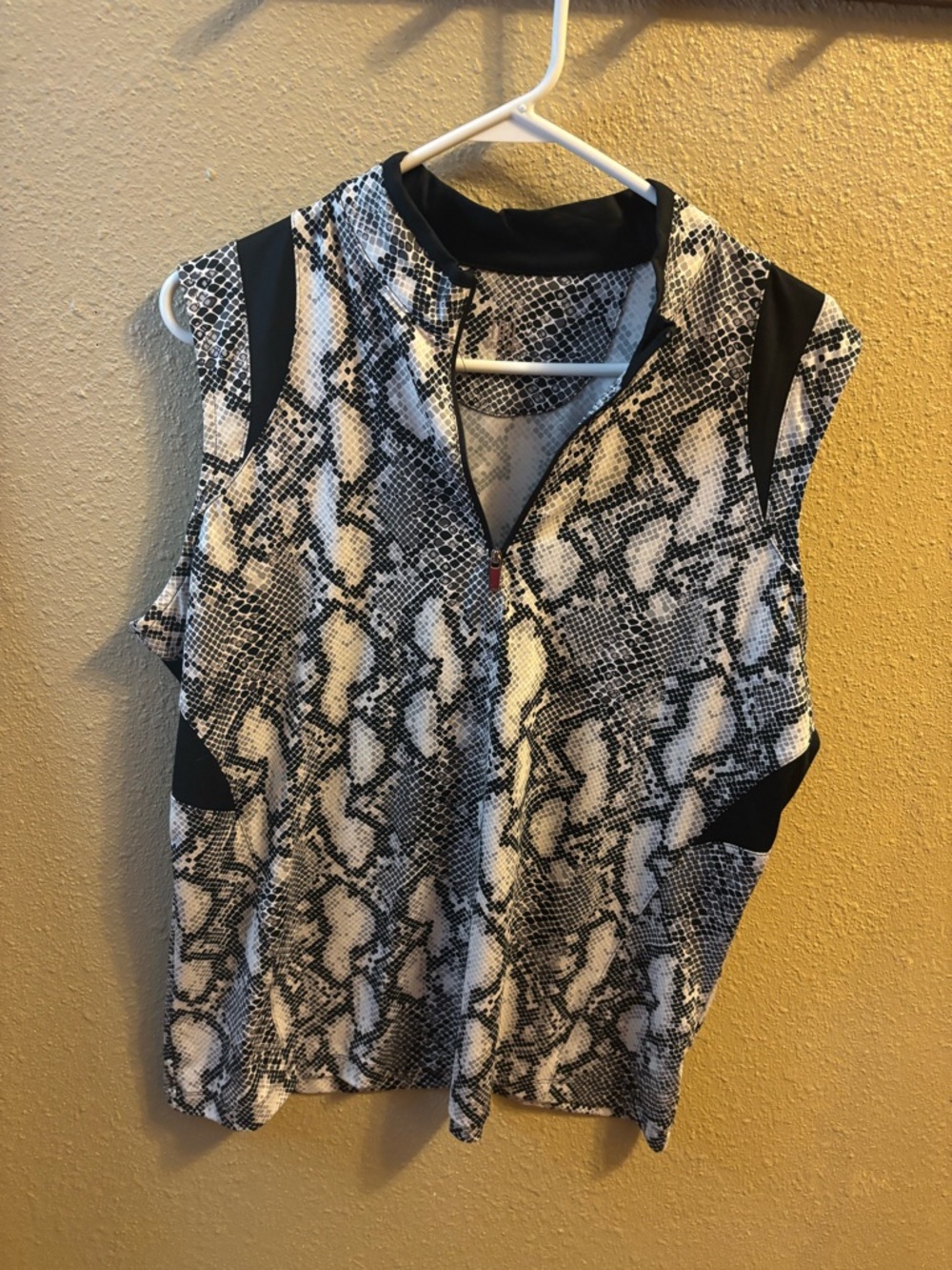 Tail Black & White Snake-Print Zip Tank